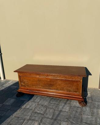 Cassa in legno di noce