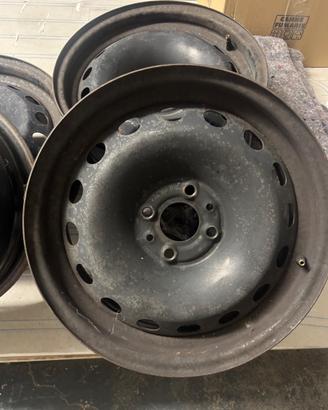 Cerchi in ferro 15”