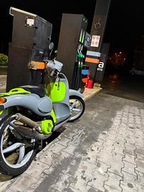 Aprilia scarabeo 50 (70)