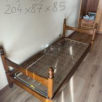 Letto singolo con rete