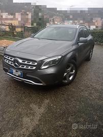 Mercedes-Benz GLA 180(X156)