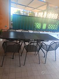  tavolo e sedie da giardino 