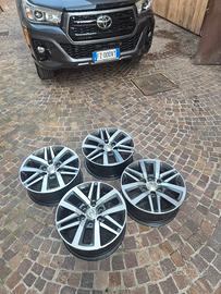 Cerchi in lega Toyota Hilux