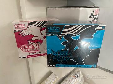 x2 ETB Set Allenatore Luce Nera e Fuoco Bianco ITA