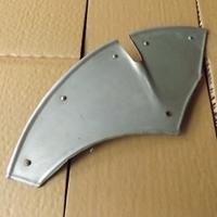 Paragonna sinistro,in metallo,anni '50