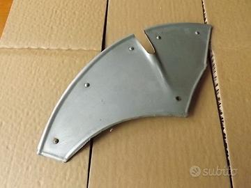 Paragonna sinistro,in metallo,anni '50