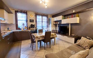 Trilocale con doppio giardino e box