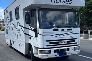 Camion trasporto cavalli con living