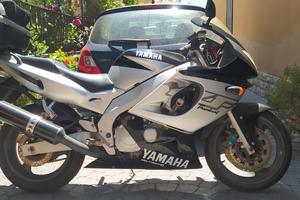 moto Yamaha yzf 600