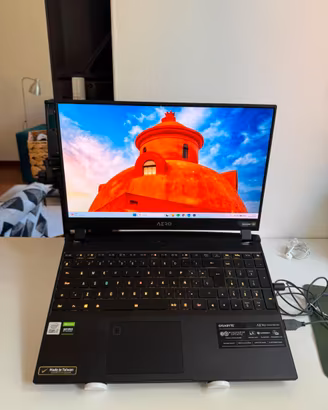 Portatile Gigabyte AERO 15 OLED 4K RTX 3060 i7