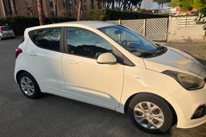 Hyundai i10 login 2015 benzina 140.000 km