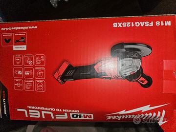Smerigliatrice Milwaukee Fsag125XB + Batteria 8ah