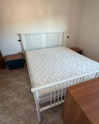 Letto matrimoniale Bianco Ferro + materasso