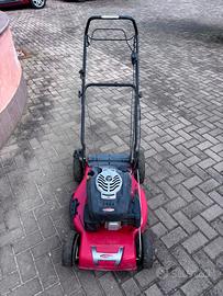 Macchina per tagliare l’erba, la benzina