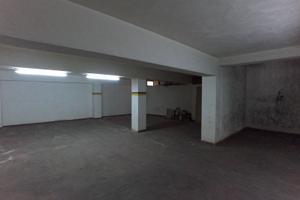 Locale artigianale in buone condizioni