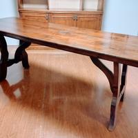 Tavolo in legno massello