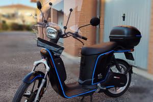 Scooter Askoll es2