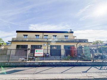 CAPANNONE A PESCHIERA BORROMEO