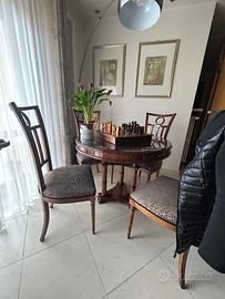 Tavolo da salotto e scacchiera