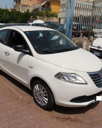Lancia Ypsilon 1.2 69 CV 5 porte GPL DI SERIE