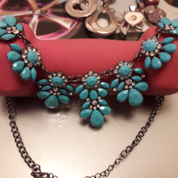 Girocollo fiori azurri