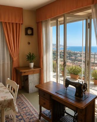 Grande appartamento attico arredato a Sanremo