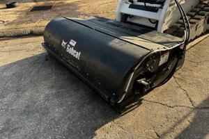 Benna spazzatrice bobcat sweeper 84 larghezza 220