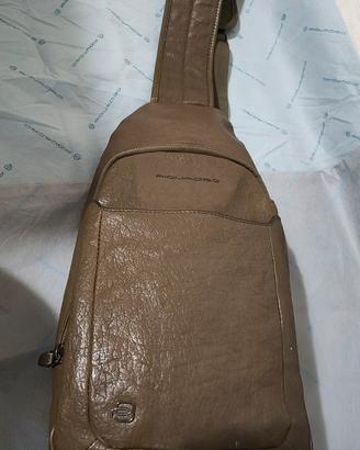 borsello monospalla Piquadro in pelle 