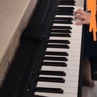 Piano 52 tasti Yamaha più sgabello