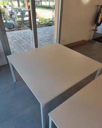 tavolo quadrato bianco