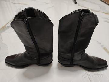 Stivali western neri in pelle, punta quadrata