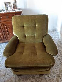 Poltrone vintage in velluto verde oliva