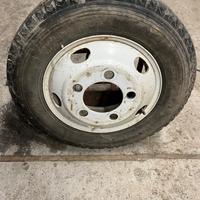 Ruota di scorta Isuzu NPR