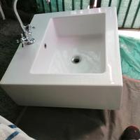 lavabo sospspeso con rubinetto mamoli