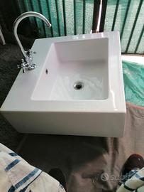 lavabo sospspeso con rubinetto mamoli