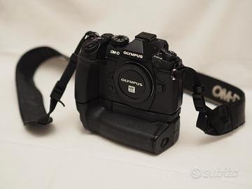 Olympus OM-D E-M1 II + battery grip - omd em1 ii