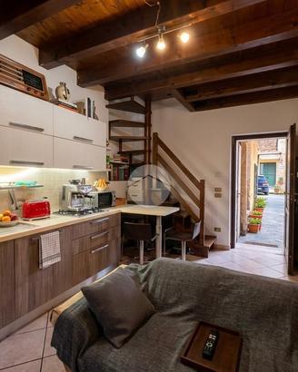 2 LOCALI A CAZZAGO SAN MARTINO