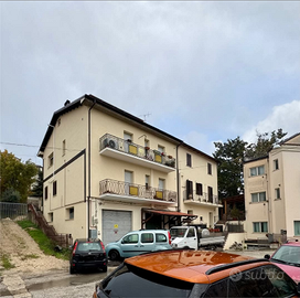 Appartamento 2°piano ingresso indipendente (no con