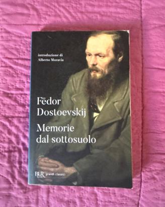 Libro 'Memoria dal sottosuolo' di Dostoevskij