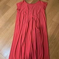 Vestito lungo corallo sartoriale con pieghe