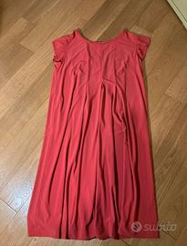 Vestito lungo corallo sartoriale con pieghe