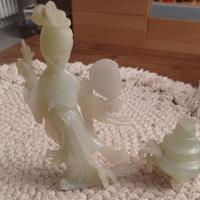 Coppia di piccole sculture in giada cinese