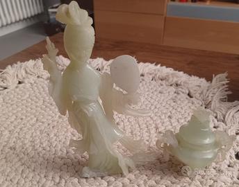Coppia di piccole sculture in giada cinese