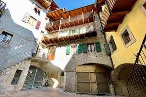 CASA SEMINDIPENDENTE A ARCO