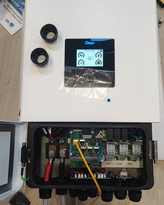 Kit Fotovoltaico : Batterie 32kWh + Inverter deye