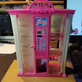 Armadio accessori bambola Barbie