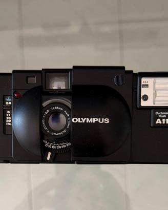 Olympus XA + flash A11, custodia e libretto