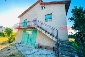 Villa o villino Viano [Cod. rif 3324320VRG]