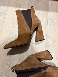 Stivaletti in camoscio di Albano