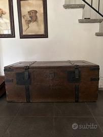Cassapanca in legno antica